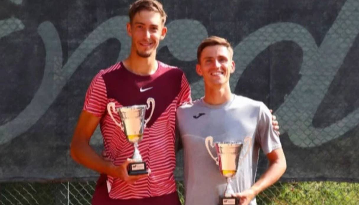 Украинские теннисисты Брайнін и Кравченко выиграли парный турнир ITF M15 в Шарм-эль-Шейхе, обыграв киприотов в финале по отказу соперников.