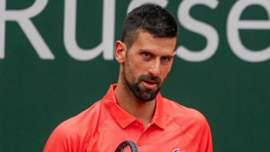 Джокович вышел в полуфинал Australian Open после снятия Музетти, который лидировал 2:0 по сетам из-за травмы бедра.