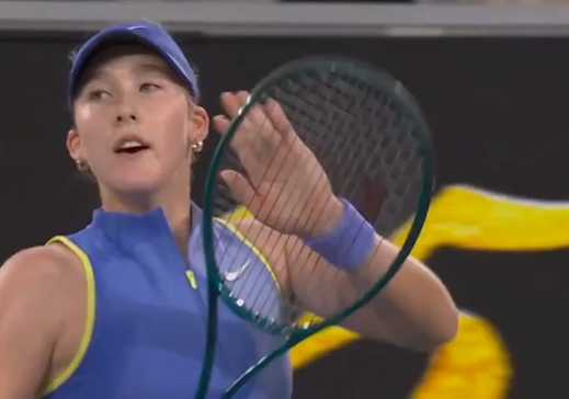 Скандал вокруг Мирры Андреевой на Australian Open: в соцсетях спорят, что сказала теннисистка после победы над Марией Саккари.
