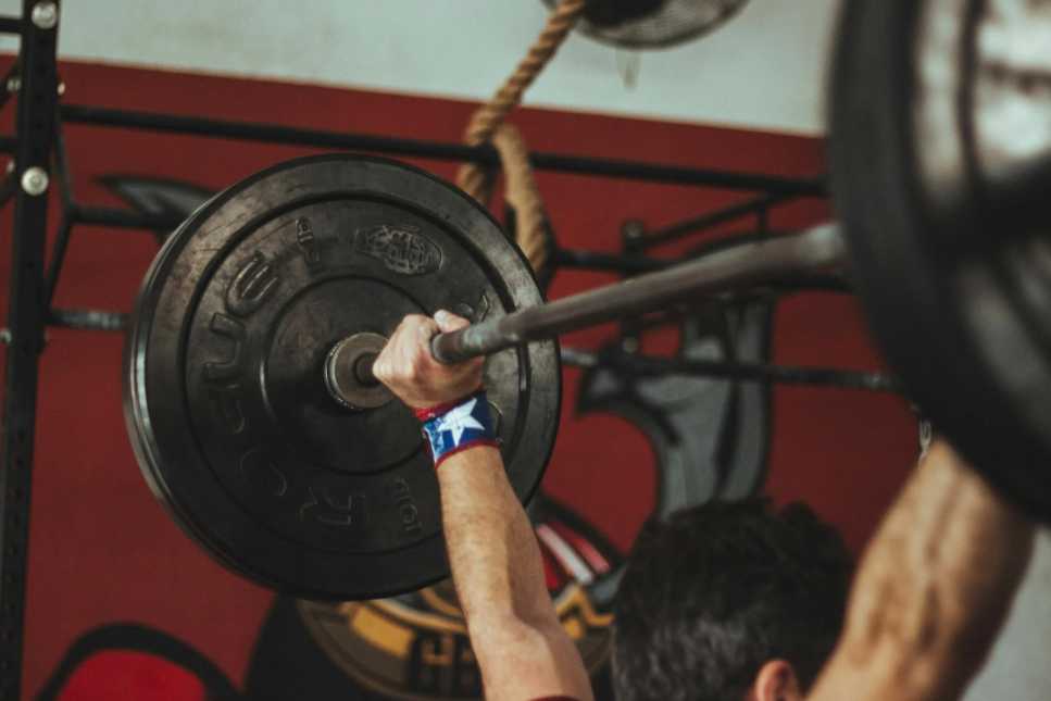EMOM в кроссфите: что это такое и как правильно выполнять упражнения для WOD