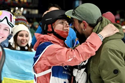 Украинская фристайлистка Екатерина Коцар вышла в финал Олимпиады-2026 и получила предложение от бойфренда-военнослужащего ВСУ прямо на арене.