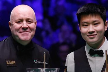 Чжао Синьтун выиграл Players Championship 2026 в Телфорде, обыграв Джона Хиггинса 10:7. Финал стал рекордным по возрасту участников.