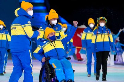 Украина бойкотирует церемонию открытия Паралимпиады-2026 из-за участия российских и белорусских спортсменов под национальными флагами.