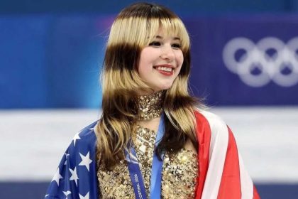 Американская фигуристка Алиса Лю потеряла золото Игр-2026: медаль упала во время празднования и была заменена на новую по правилам Олимпиады.