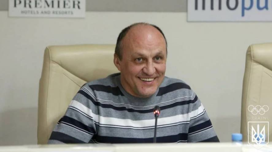 Минмолодежьспорта Украины лишило Вячеслава и Ирину Лаврухиных звания «Заслуженный тренер Украины» после их переезда в Беларусь.