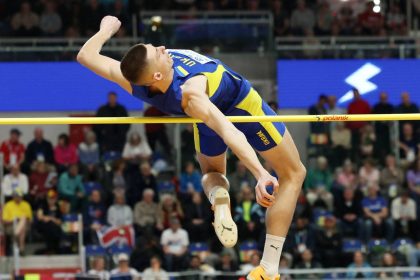Олег Дорощук выиграл золото чемпионата мира в помещении в прыжках в высоту, став первым украинцем, победившим в этой дисциплине у мужчин.