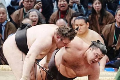 Аонишики победил досрочного чемпиона Haru Basho 2026 Кирисиму в 14-й день турнира, а Шиши уступил Котоэйхо. Судьба титула решилась после поражений преследователей.