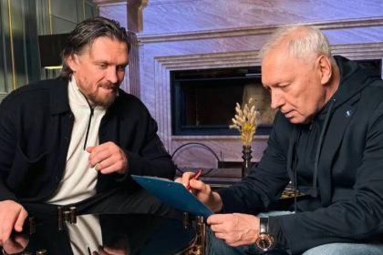 Александр Усик стал первым вице-президентом житомирского «Полесья». Клуб подписал контракт с боксером, который ранее провел два матча за команду.
