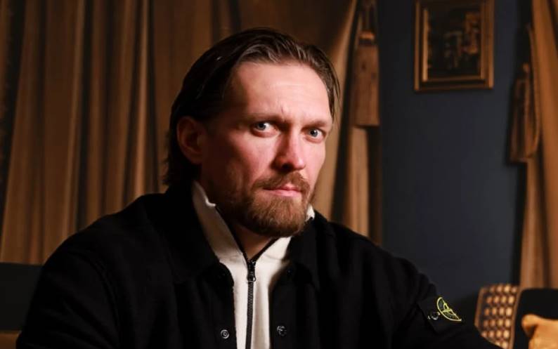 Усик ответил на протест Рико Верховена после остановки боя в 11-м раунде и объяснил, почему решение рефери считает оправданным.
