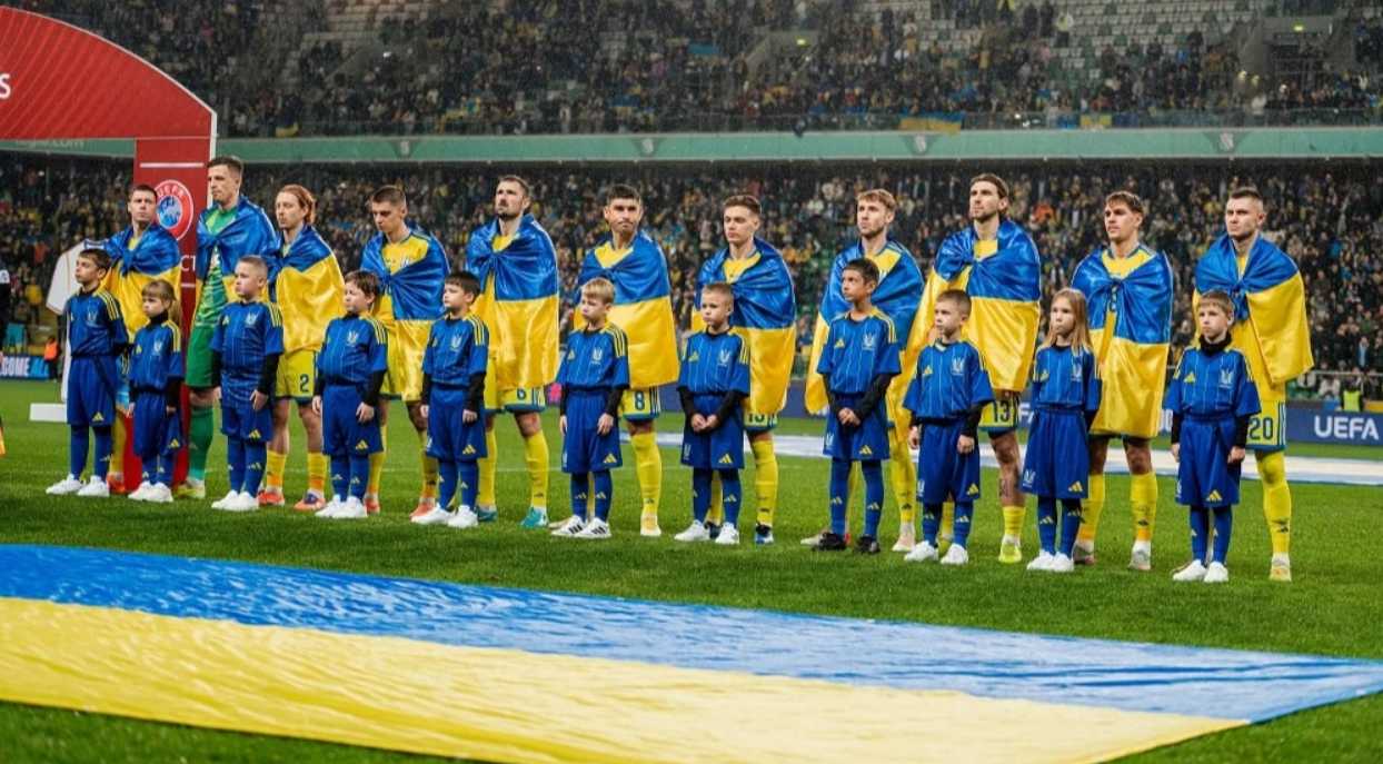 Сборная Украины объявила заявку на плей-офф отбора ЧМ-2026: в составе два дебютанта, Нещерет заменил Лунина, а Зинченко, Довбик и Матвиенко вне списка.