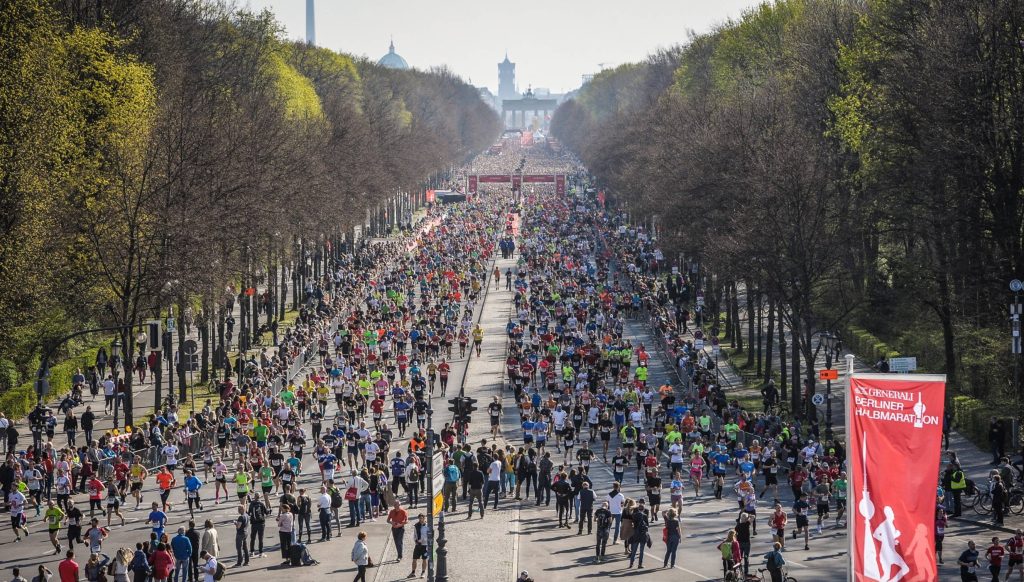 Berlin Half Marathon 2026: рекордный масштаб, новая миля и большая интрига