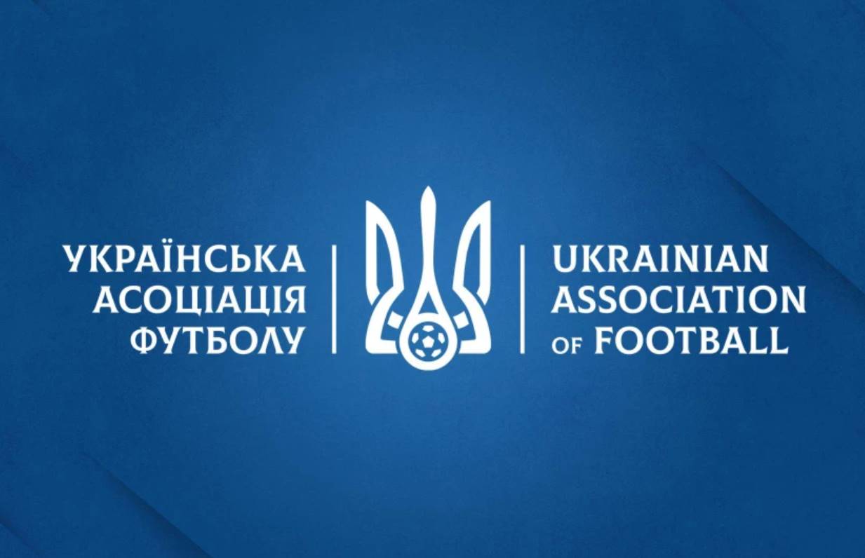 УАФ отправила Сергея Реброва в отставку с поста главного тренера сборной Украины. Среди возможных преемников называют Фонсеку, Маркевича, Ротаня, Мельгосу и Мальдеру.