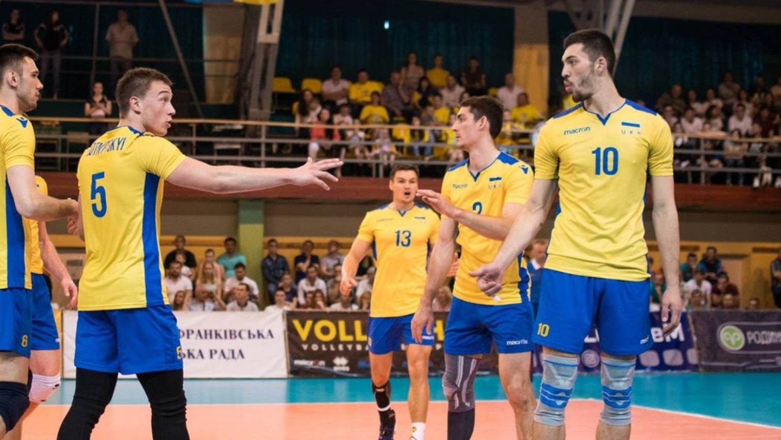 Юрий Семенюк останется капитаном сборной Украины по волейболу в 2026 году, несмотря на возвращение Олега Плотницкого в национальную команду.