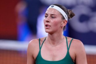 Марта Костюк снялась с турнира WTA 500 в Лондоне из-за травмы правого голеностопа. Ее место в сетке получила хорватка Донна Векич.