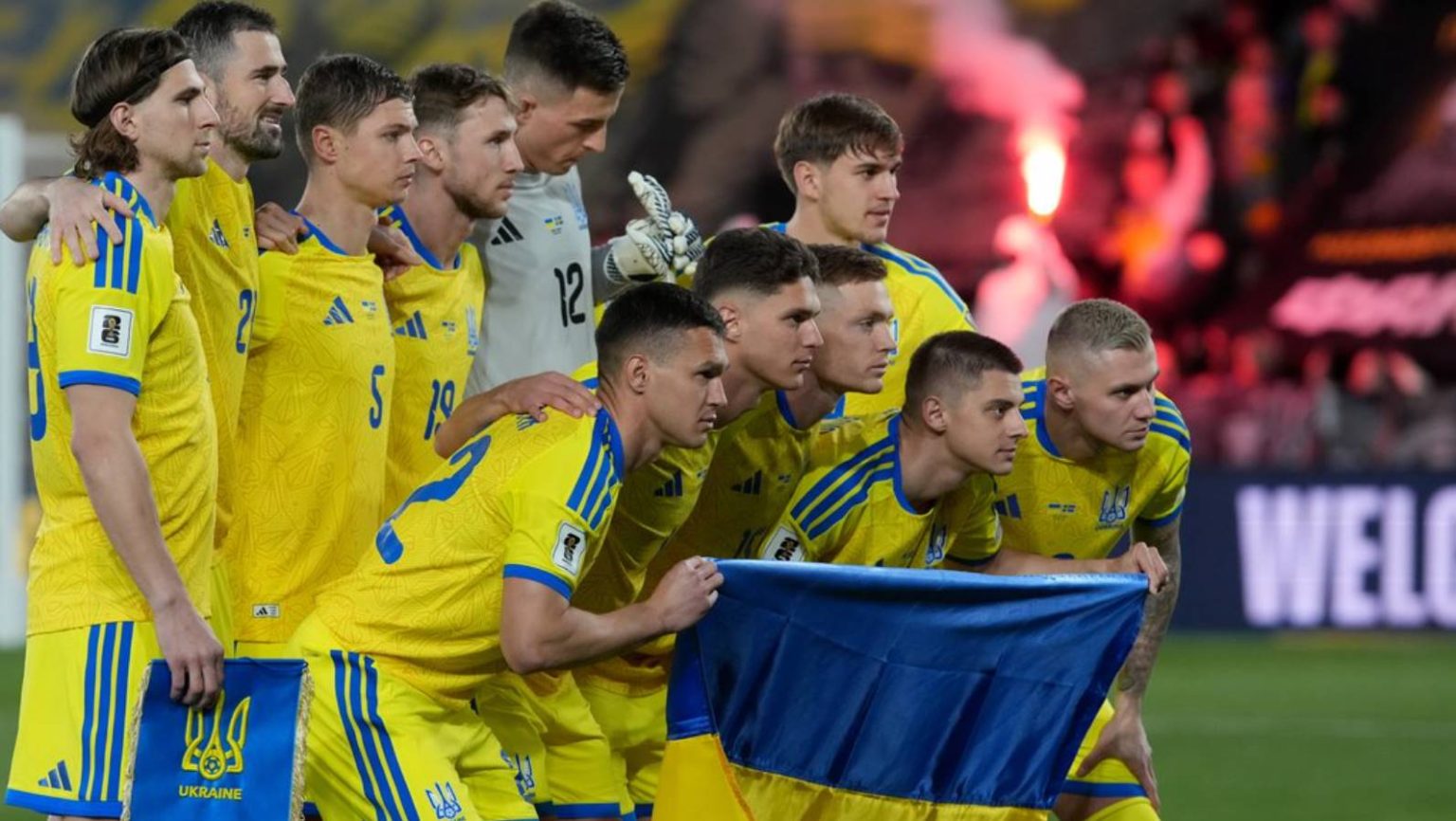 Украина опустилась на 32-е место в обновленном рейтинге ФИФА, показав худший результат за восемь лет. Лидером стала Франция, обойдя Испанию.