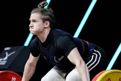 Камила Конотоп в четвертый раз в карьере стала абсолютной чемпионкой Европы по тяжелой атлетике, выиграв рывок, толчок и золото по сумме.