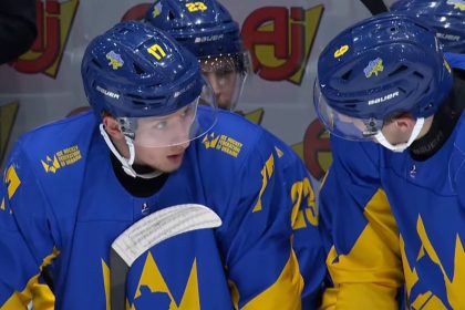 Украина обыграла Литву 2:1 на ЧМ-2026 по хоккею в дивизионе IA. Голы Мережко и Трахта принесли команде первую победу на турнире.