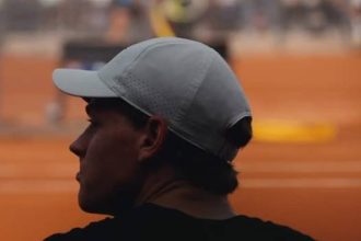 Первая ракетка мира Янник Синнер снялся с турнира ATP 500 в Пекине из-за травмы колена и не сможет защитить завоеванный год назад титул.