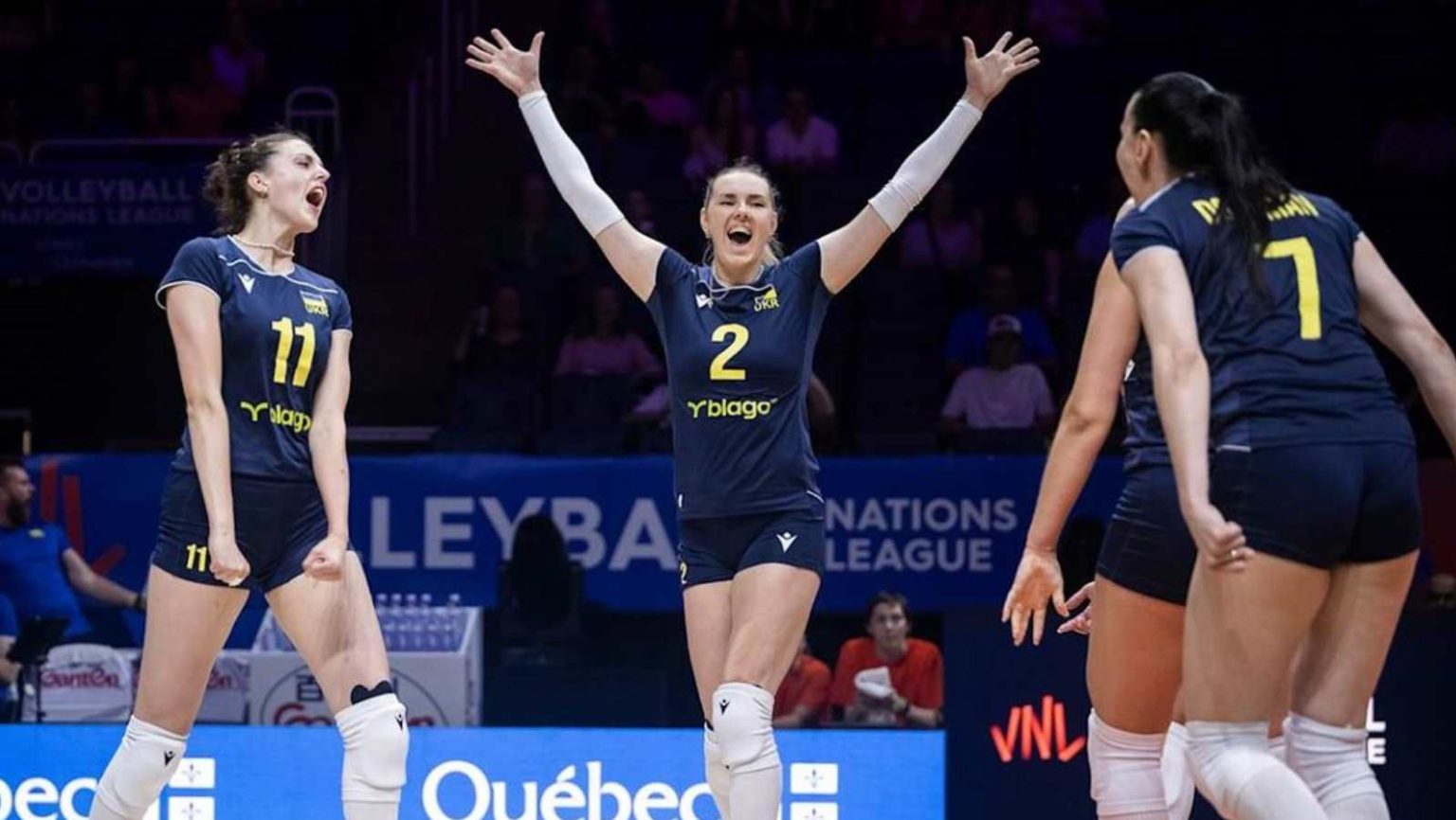 Украина обыграла Германию 3:2 в Лиге наций по волейболу, выиграв первый матч в истории турнира после драматичного тай-брейка. Далее — Япония.