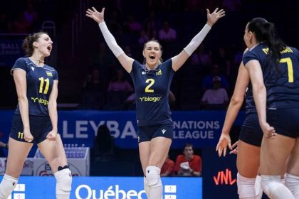 Украина обыграла Германию 3:2 в Лиге наций по волейболу, выиграв первый матч в истории турнира после драматичного тай-брейка. Далее — Япония.