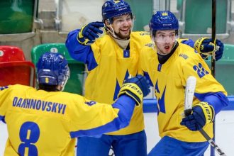 Сборная Украины по хоккею поднялась на 19-е место в рейтинге IIHF после выхода в элиту ЧМ-2027. Команда вернулась в топ-20 впервые с 2012 года.