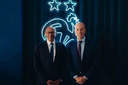 Зинедин Зидан официально возглавил сборную Франции до 2030 года. Узнайте о контракте, задачах тренера и его первых матчах во главе команды.