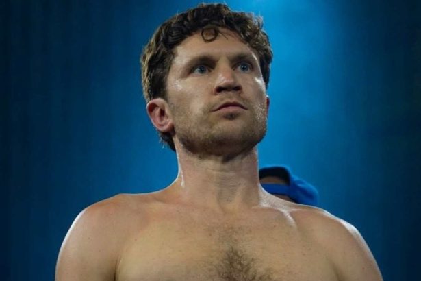 Тарас Шелестюк победил Андреса Муньоса в Эквадоре и завоевал пояс WBO International. Узнайте результат боя, рекорд украинца и детали титула.