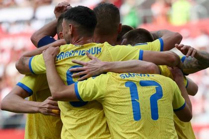 Украина объявила заявку на матч Лиги наций с Венгрией 25 сентября. Яремчук и Шапаренко не сыграют, Крупский и Драмбаев могут дебютировать.