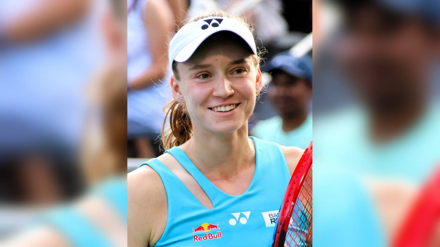 Елена Рыбакина с ракеткой на турнире в Вашингтоне — архивное фото 2025 года