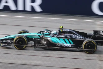 Болид Кими Антонелли Mercedes на Гран-при Бахрейна 4 октября 2026 года — архив