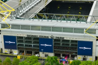Signal Iduna Park в Дортмунде, архивный вид северного входа