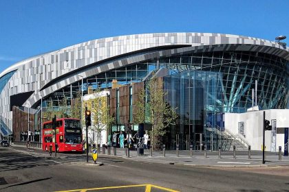 Tottenham Hotspur Stadium в Лондоне, где прошёл матч НФЛ «Джексонвилл» — «Филадельфия»