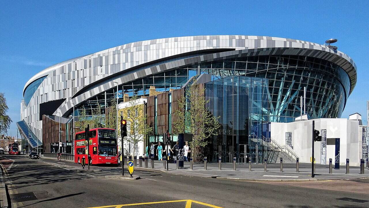 Tottenham Hotspur Stadium в Лондоне, где прошёл матч НФЛ «Джексонвилл» — «Филадельфия»
